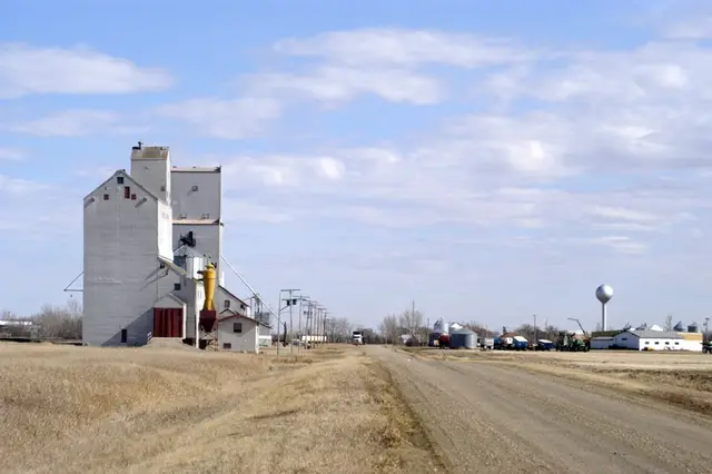 Grain elevators at Lang